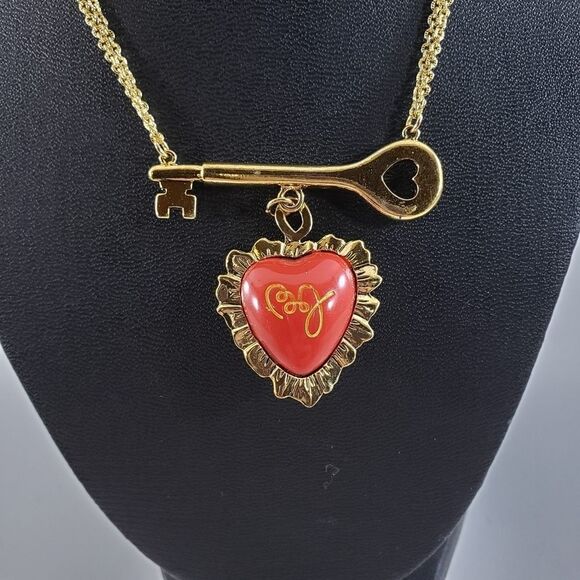 COPY - Betsey Johnson RARE VINTAGE Be My Valentine Vintage key necklace - Picture 2 of 5